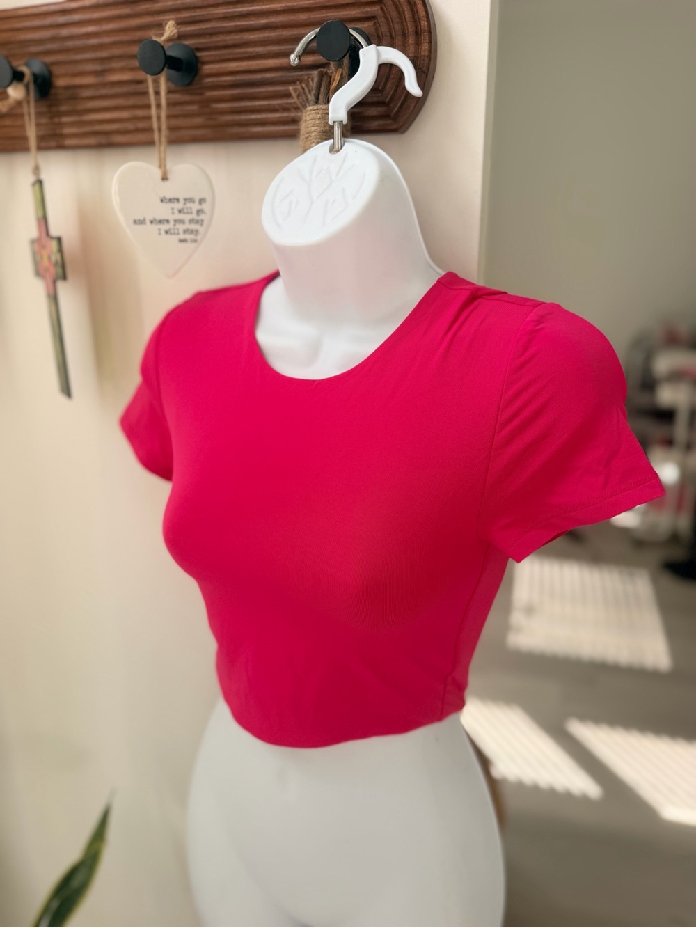 Aritzia Bright Fuchsia Crop Tee